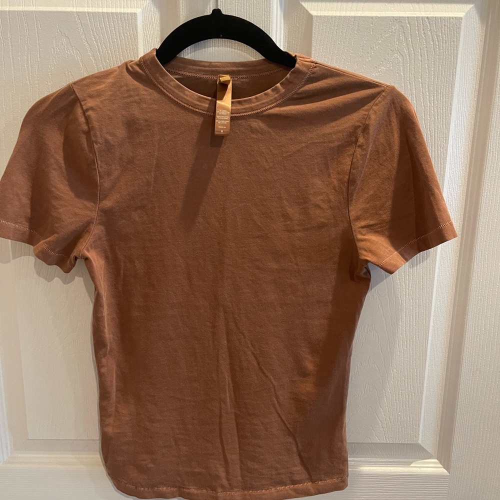 Skims T-shirt